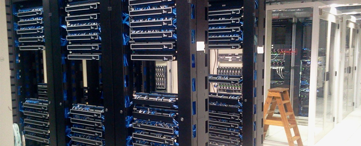 Server im Rechenzentrum als Grundlage für Webhosting beim Webhoster